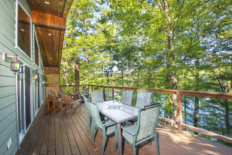 3395 Flat Rapids waterside deck with view of Severn River